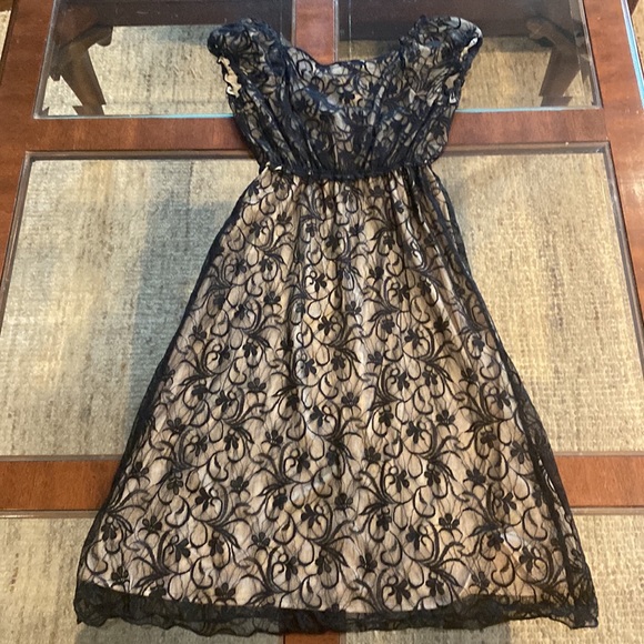 MAX STUDIO black & Nude lace Dress - Picture 6 of 11